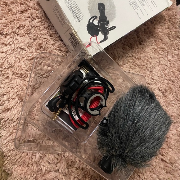 Microphone - Picture 2 of 4